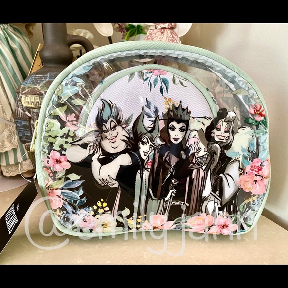 Disney Handbags - Disney Villains♠️Cosmetic Bag Set